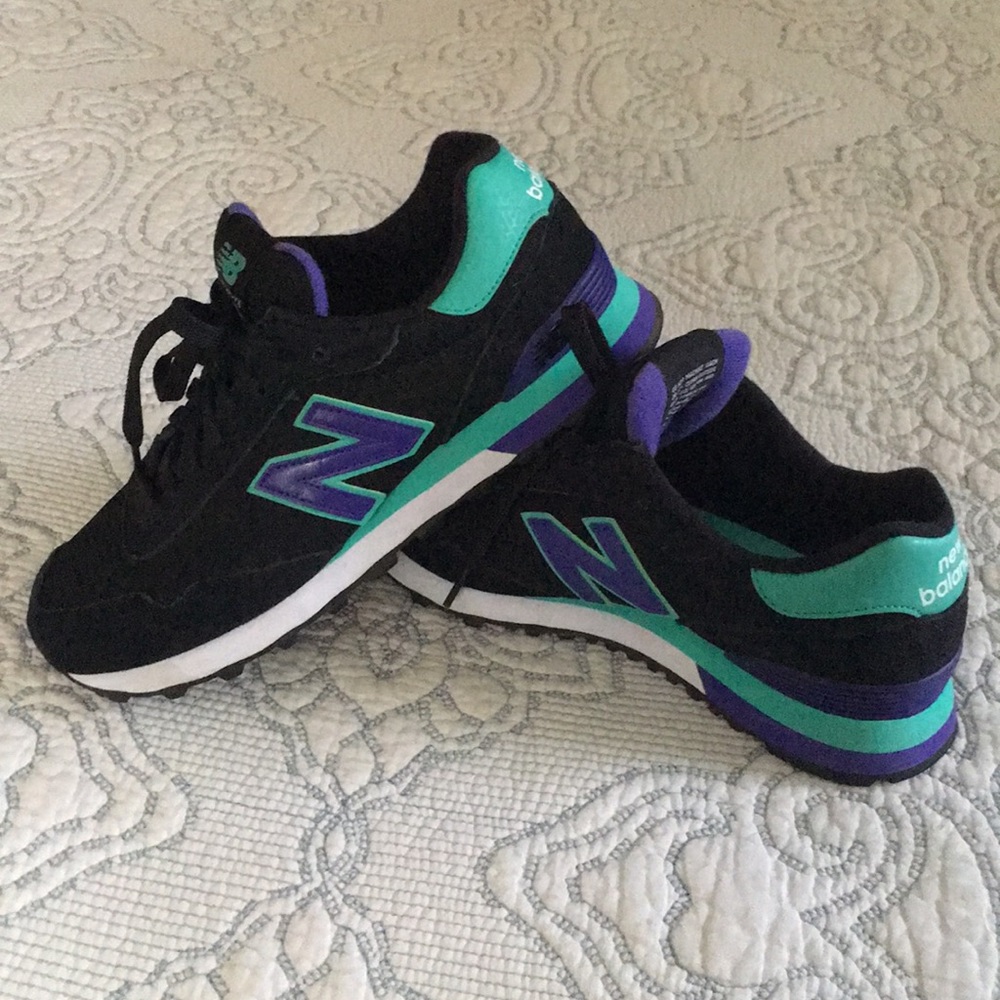 Size 8 515 new balance tennis shoes
